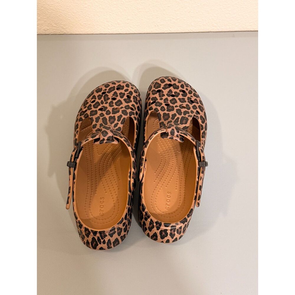 Crocs Women’s Size 8 Leopard Print T-Strap Mary Jane Clogs Brown Black